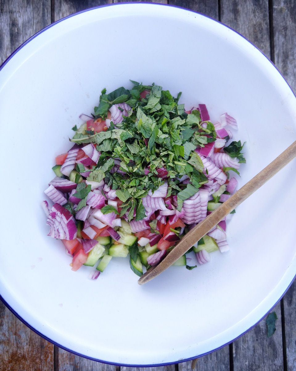 EAT WHAT YOU GROW - Minted quinoa salad with lemon dressing