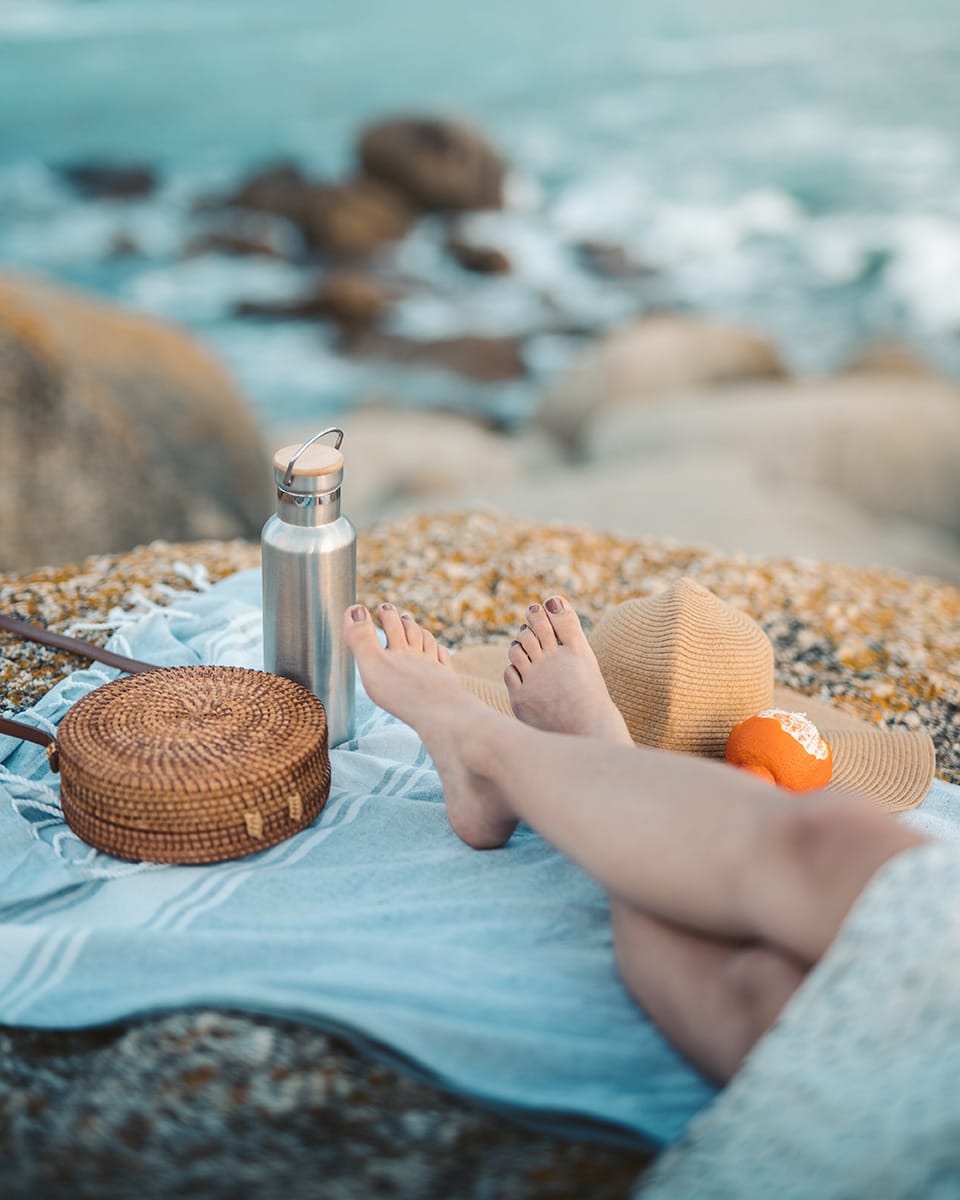 Summer picnic for one - Img: Taryn Elliott @Pexels